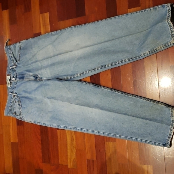 Levi's 560 Comfort Fit 36x30 Distressed - Picture 9 of 15